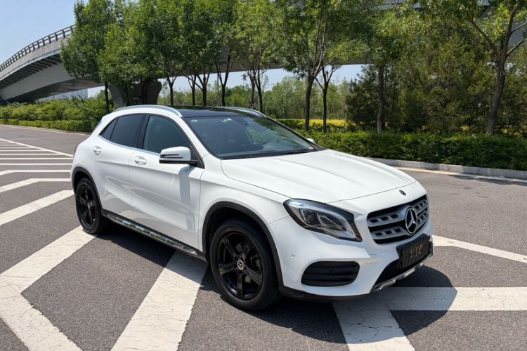 Used Mercedes-Benz GLA 2019 GLA 200 Fashion Model Exterior 2