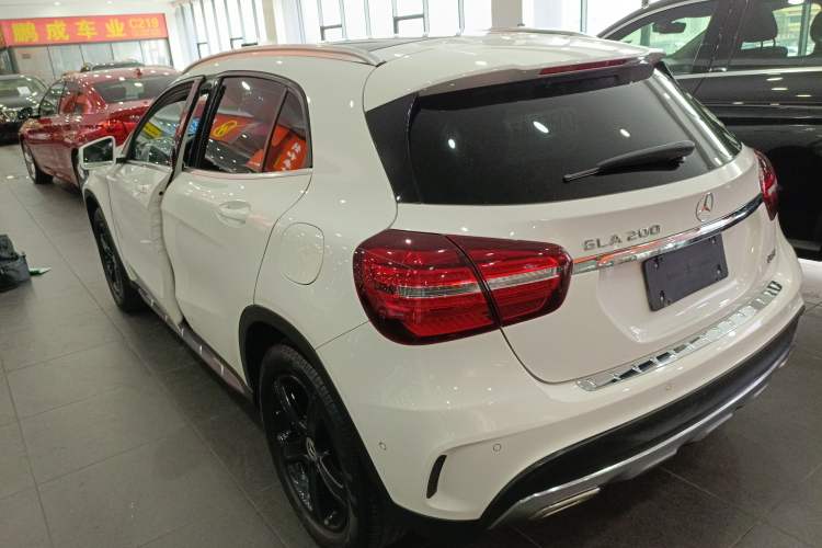 Used Mercedes-Benz GLA 2019 GLA 200 Fashion Model Exterior 2