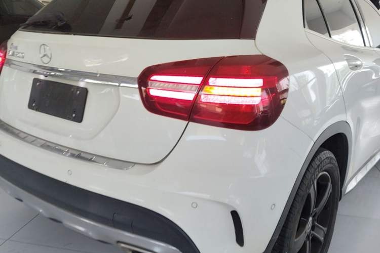Used Mercedes-Benz GLA 2019 GLA 200 Fashion Model Exterior 3
