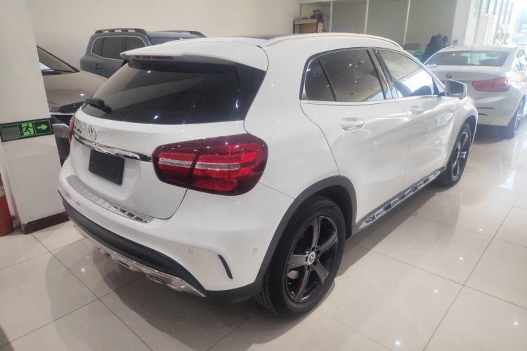 Used Mercedes-Benz GLA 2019 GLA 200 Fashion Model Exterior 3