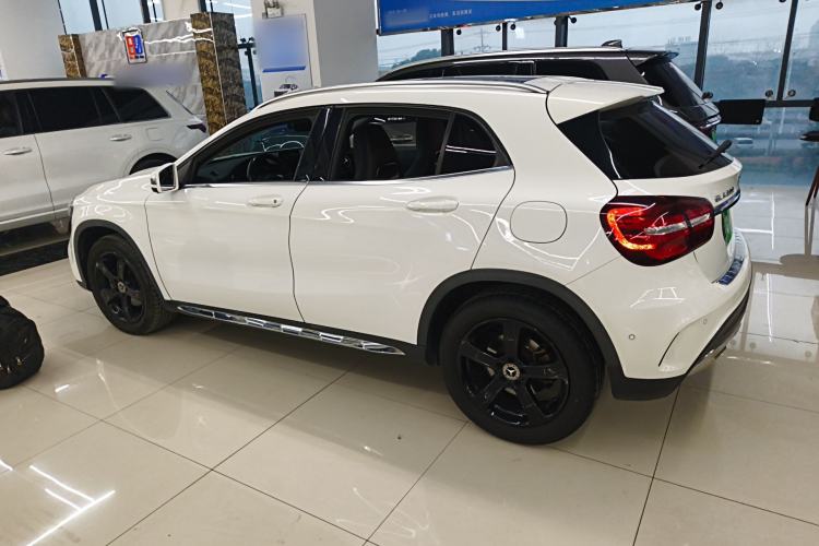 Used Mercedes-Benz GLA 2019 GLA 200 Fashion Model Exterior 3