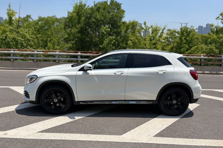 Used Mercedes-Benz GLA 2019 GLA 200 Fashion Model Exterior 3