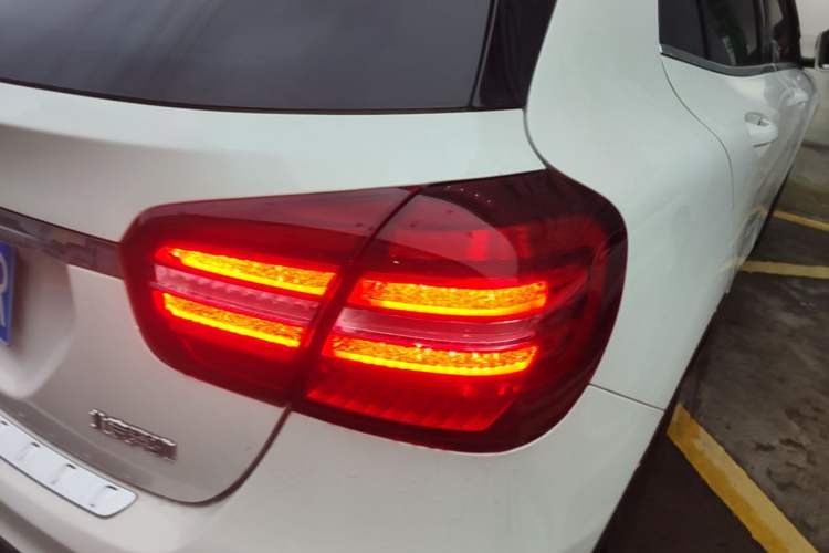 Used Mercedes-Benz GLA 2019 GLA 200 Fashion Model Exterior 3