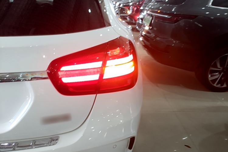 Used Mercedes-Benz GLA 2019 GLA 200 Fashion Model Exterior 3