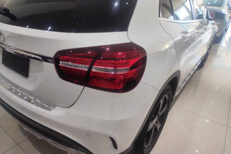 Used Mercedes-Benz GLA 2019 GLA 200 Fashion Model Exterior 4