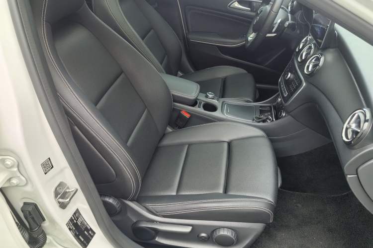 Used Mercedes-Benz GLA 2019 GLA 200 Dynamic Edition Exterior 4
