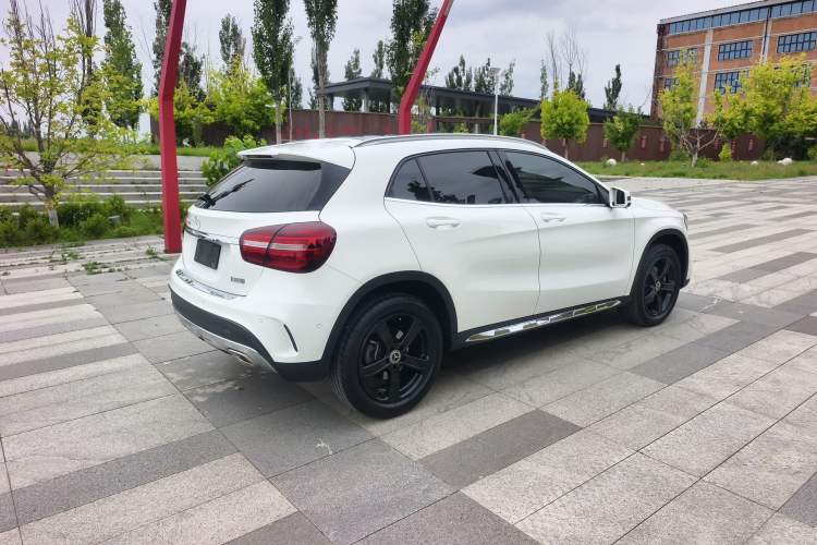 Used Mercedes-Benz GLA 2019 GLA 200 Fashion Model Exterior 4