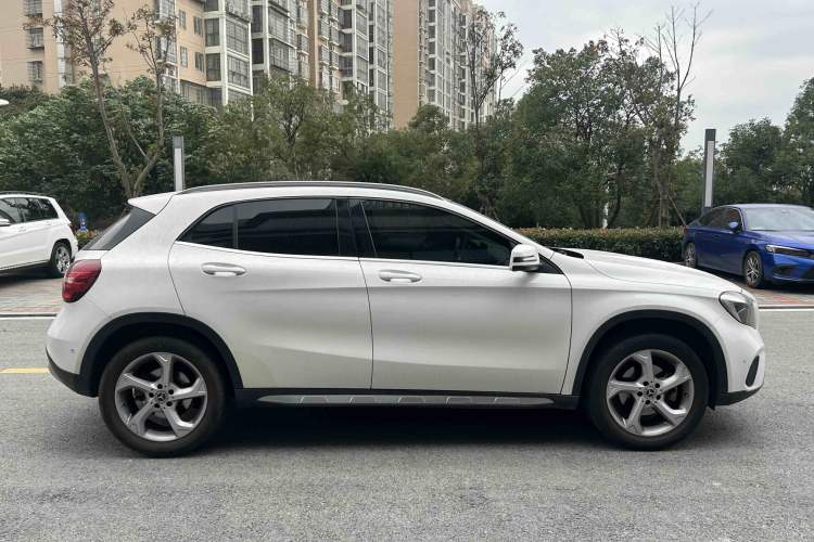 Used Mercedes-Benz GLA 2019 GLA 200 Dynamic Edition Exterior 9