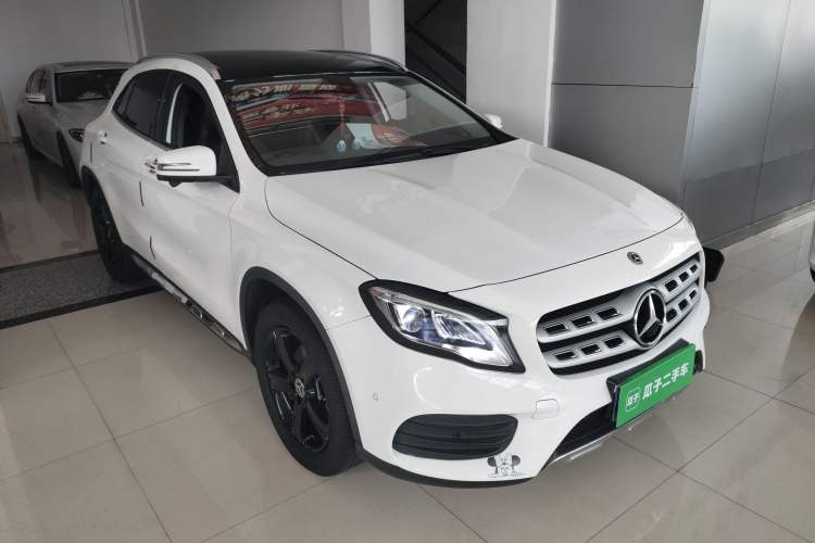 Used Mercedes-Benz GLA 2019 GLA 200 Fashion Model Front Right 45 Deg