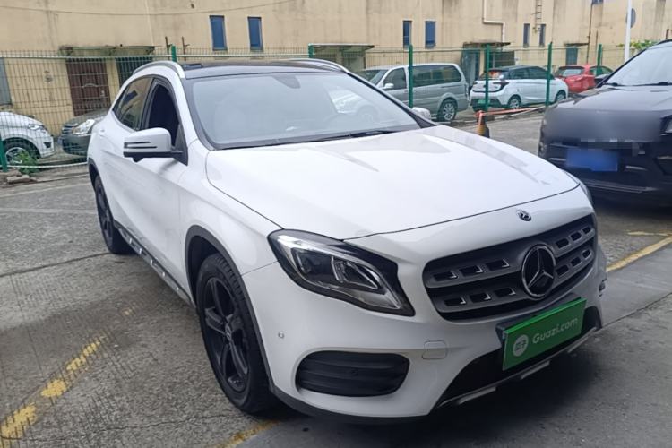 Used Mercedes-Benz GLA 2019 GLA 200 Fashion Model Front Right 45 Deg