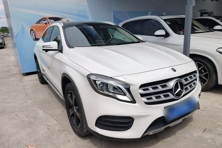Used Mercedes-Benz GLA 2019 GLA 200 Fashion Model Front Right 45 Deg