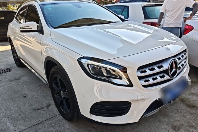 Used Mercedes-Benz GLA 2019 GLA 200 Fashion Model Front Right 45 Deg
