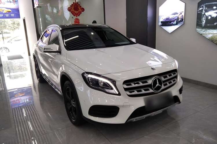 Used Mercedes-Benz GLA 2019 GLA 200 Fashion Model Front Right 45 Deg
