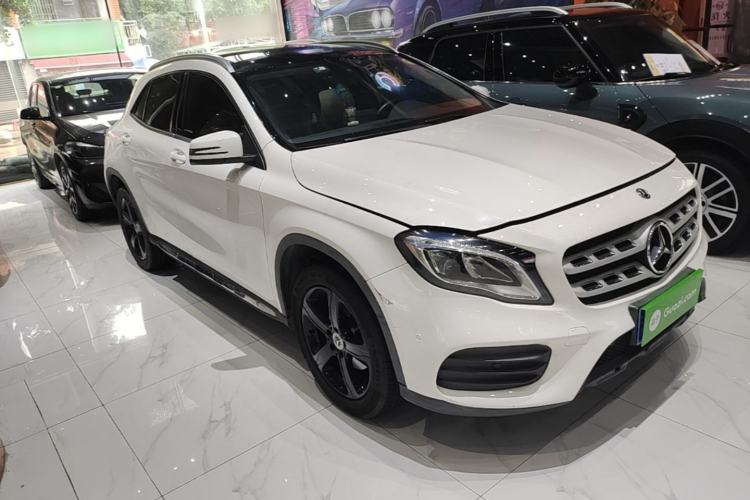 Used Mercedes-Benz GLA 2019 GLA 200 Fashion Model Front Right 45 Deg