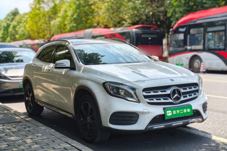 Used Mercedes-Benz GLA 2019 GLA 200 Fashion Model Front Right 45 Deg