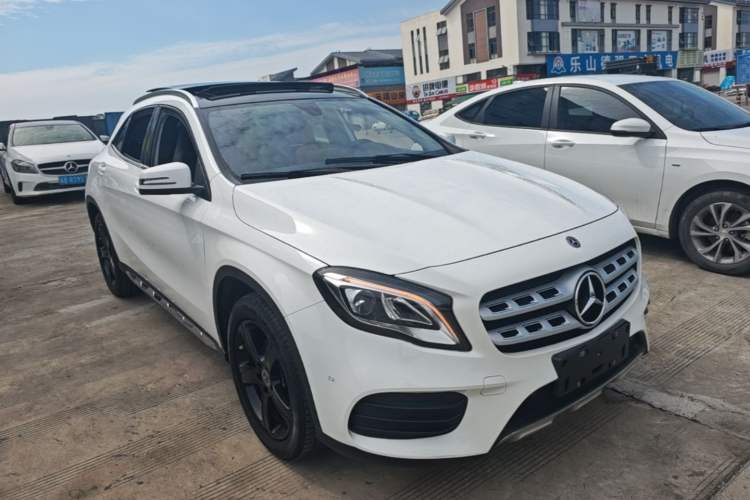 Used Mercedes-Benz GLA 2019 GLA 200 Fashion Model Front Right 45 Deg