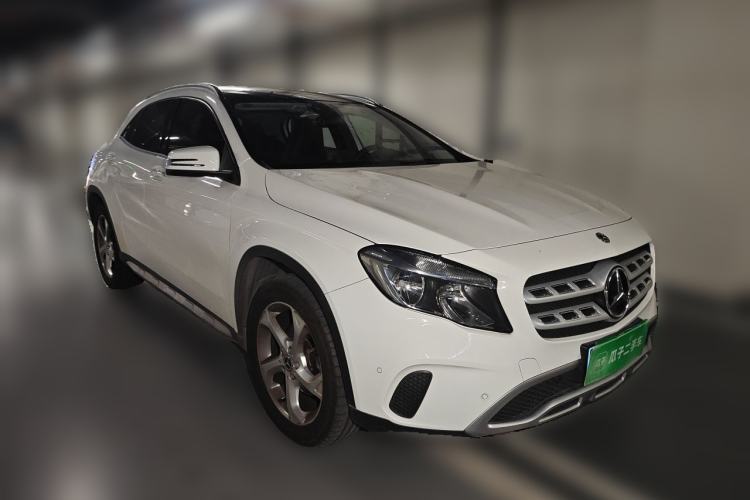 Used Mercedes-Benz GLA 2019 GLA 200 Dynamic Edition Front Right 45 Deg