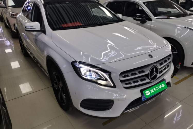 Used Mercedes-Benz GLA 2019 GLA 200 Fashion Model Front Right 45 Deg