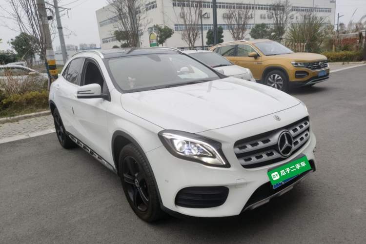Used Mercedes-Benz GLA 2019 GLA 200 Fashion Model Front Right 45 Deg