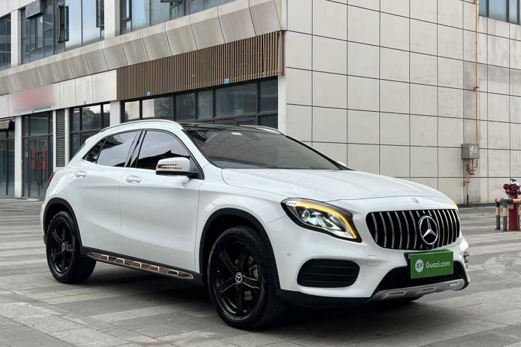 Used Mercedes-Benz GLA 2019 GLA 200 Fashion Model Front Right 45 Deg