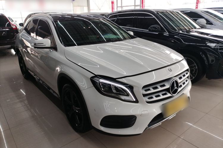 Used Mercedes-Benz GLA 2019 GLA 200 Fashion Model Front Right 45 Deg