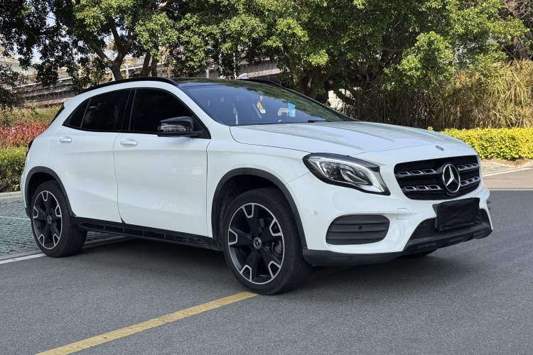 Used Mercedes-Benz GLA 2019 GLA 220 4MATIC Sport Edition Front Right 45 Deg