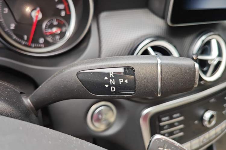 Used Mercedes-Benz GLA 2019 GLA 200 Fashion Model Gear Lever