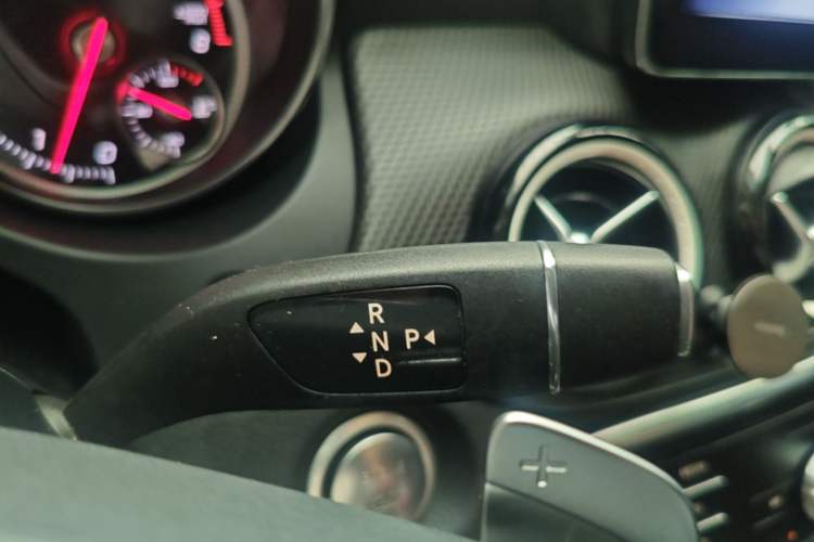 Used Mercedes-Benz GLA 2019 GLA 200 Dynamic Edition Gear Lever