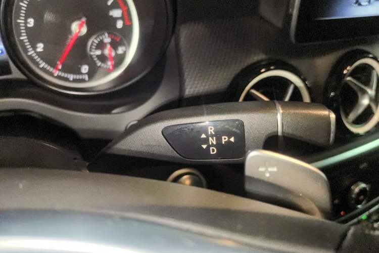 Used Mercedes-Benz GLA 2019 GLA 200 Dynamic Edition Gear Lever