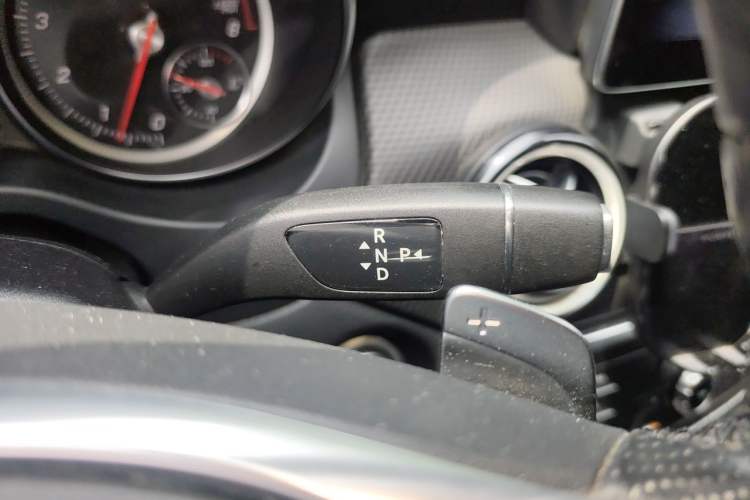 Used Mercedes-Benz GLA 2019 GLA 200 Dynamic Edition Gear Lever