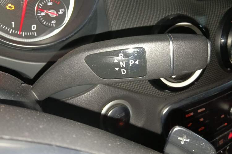 Used Mercedes-Benz GLA 2019 GLA 200 Fashion Model Gear Lever