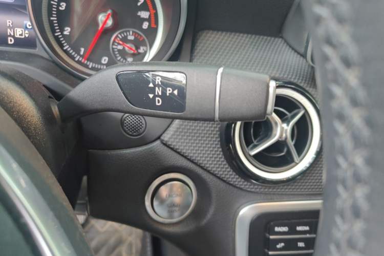 Used Mercedes-Benz GLA 2019 GLA 200 Fashion Model Gear Lever