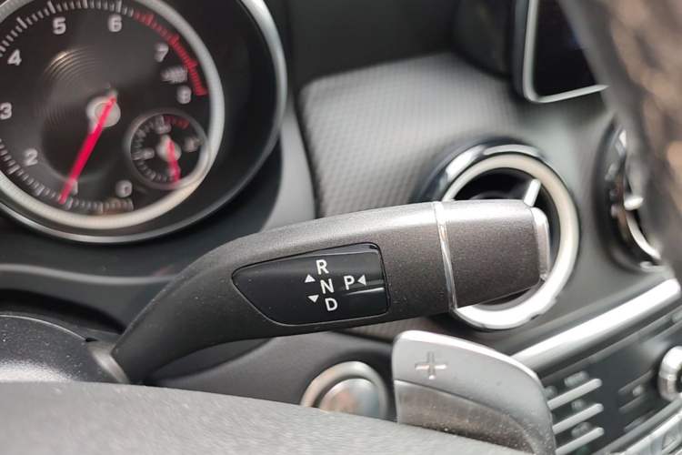 Used Mercedes-Benz GLA 2019 GLA 200 Fashion Model Gear Lever