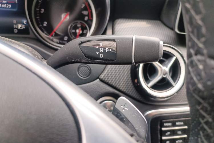Used Mercedes-Benz GLA 2019 GLA 200 Fashion Model Gear Lever