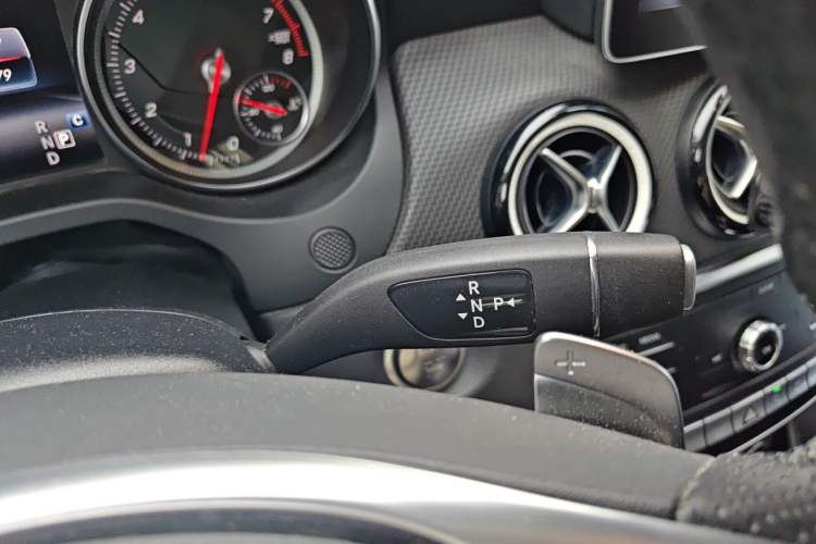 Used Mercedes-Benz GLA 2019 GLA 200 Dynamic Edition Gear Lever