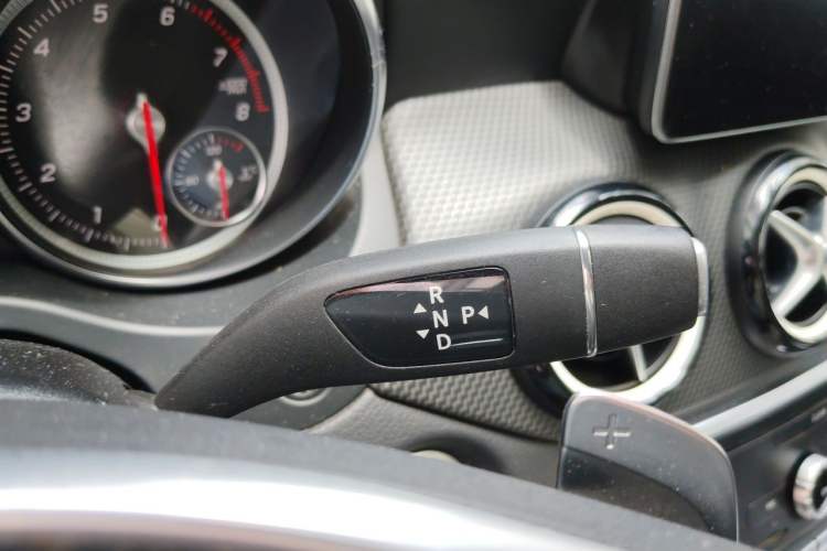 Used Mercedes-Benz GLA 2019 GLA 200 Dynamic Edition Gear Lever