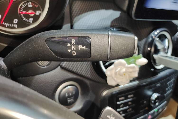Used Mercedes-Benz GLA 2019 GLA 200 Fashion Model Gear Lever
