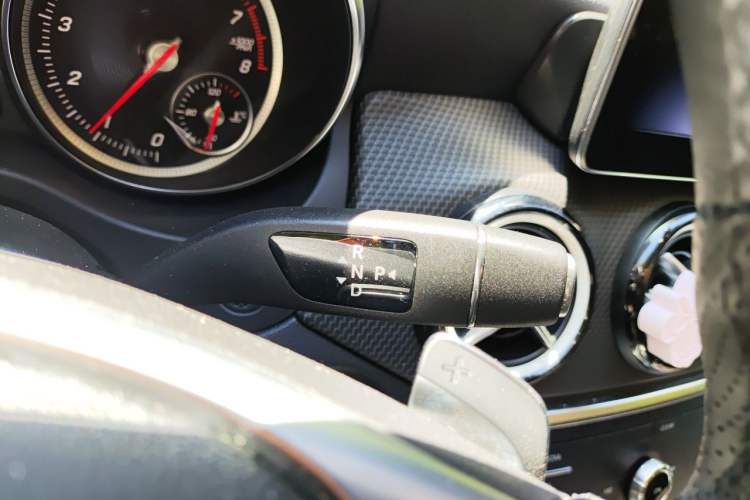 Used Mercedes-Benz GLA 2019 GLA 200 Fashion Model Gear Lever