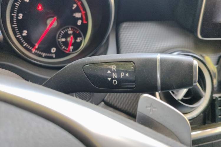 Used Mercedes-Benz GLA 2019 GLA 200 Dynamic Edition Gear Lever