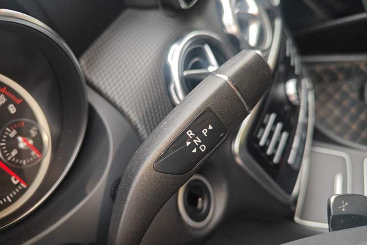 Used Mercedes-Benz GLA 2019 GLA 200 Dynamic Edition Gear Lever