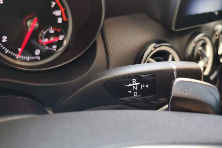 Used Mercedes-Benz GLA 2019 GLA 200 Dynamic Edition Gear Lever