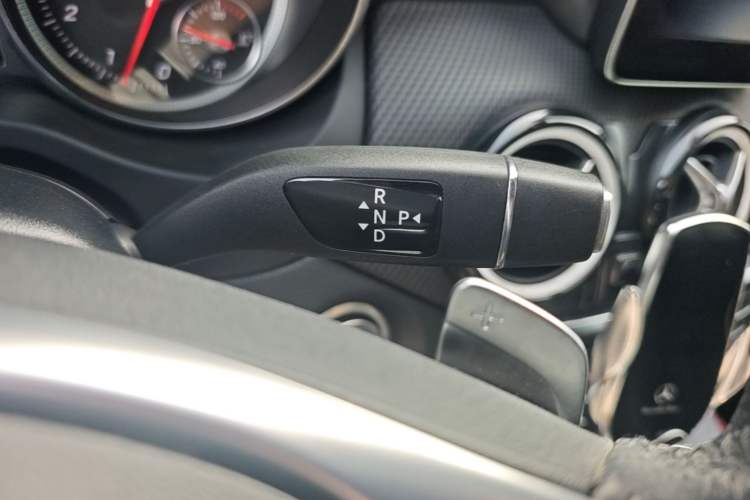Used Mercedes-Benz GLA 2019 GLA 200 Fashion Model Gear Lever