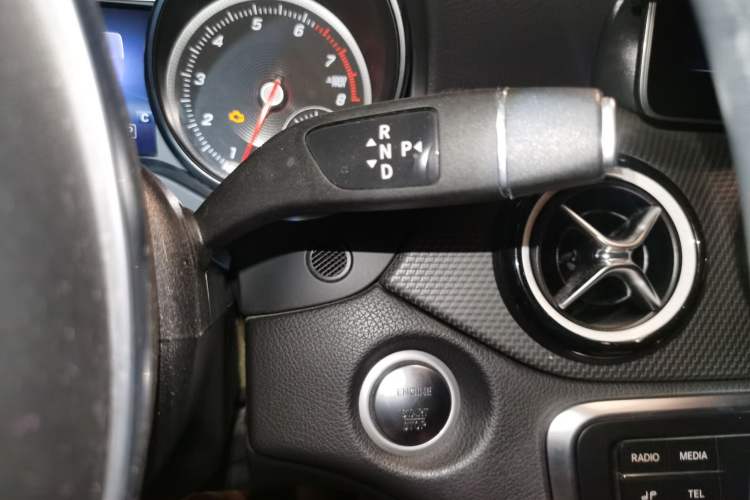 Used Mercedes-Benz GLA 2019 GLA 200 Dynamic Edition Gear Lever