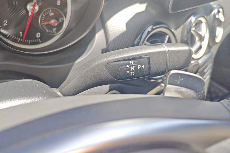 Used Mercedes-Benz GLA 2019 GLA 200 Dynamic Edition Gear Lever