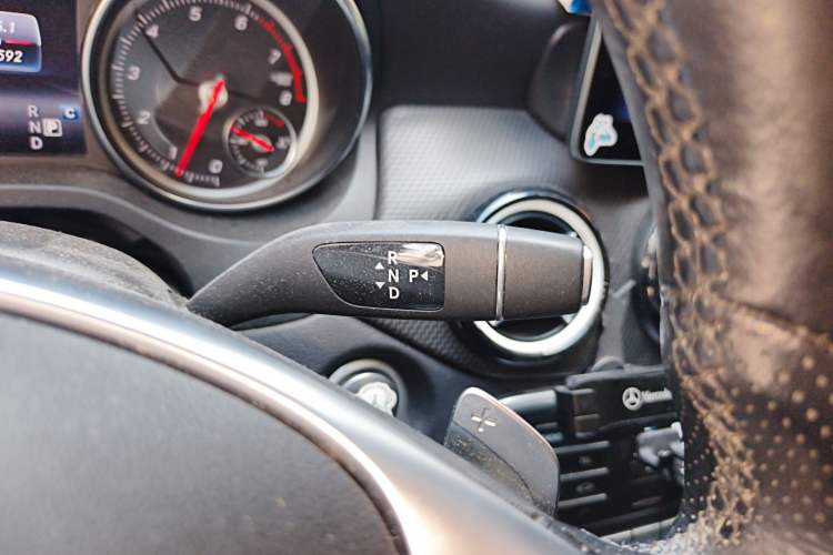 Used Mercedes-Benz GLA 2019 GLA 200 Fashion Model Gear Lever