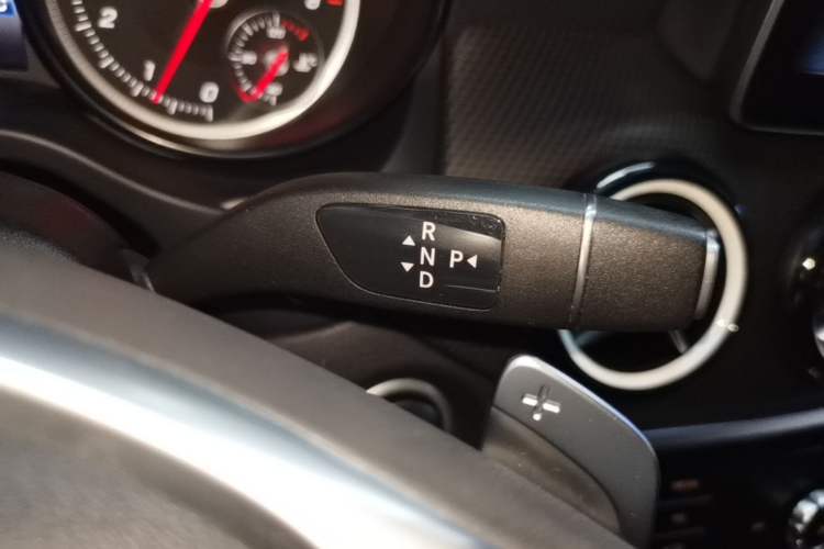 Used Mercedes-Benz GLA 2019 GLA 200 Fashion Model Gear Lever