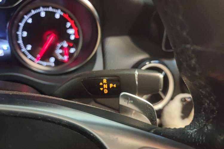 Used Mercedes-Benz GLA 2019 GLA 200 Fashion Model Gear Lever