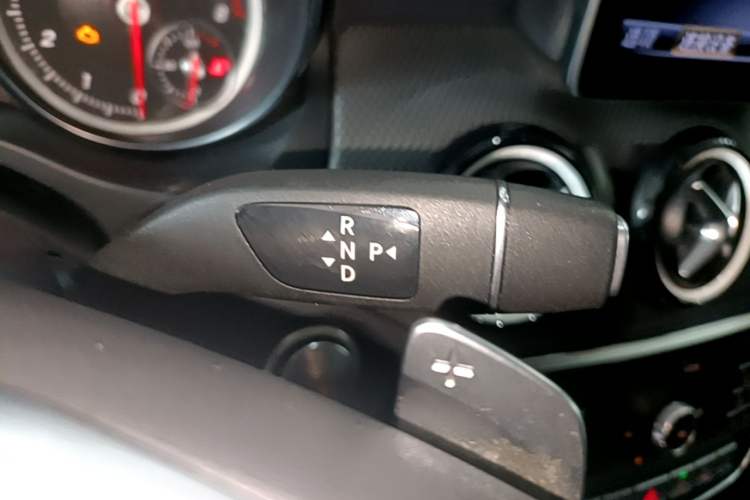 Used Mercedes-Benz GLA 2019 GLA 200 Fashion Model Gear Lever