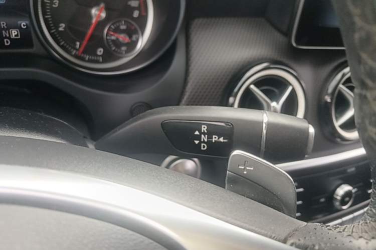 Used Mercedes-Benz GLA 2019 GLA 200 Fashion Model Gear Lever