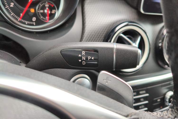 Used Mercedes-Benz GLA 2019 GLA 200 Dynamic Edition Gear Lever